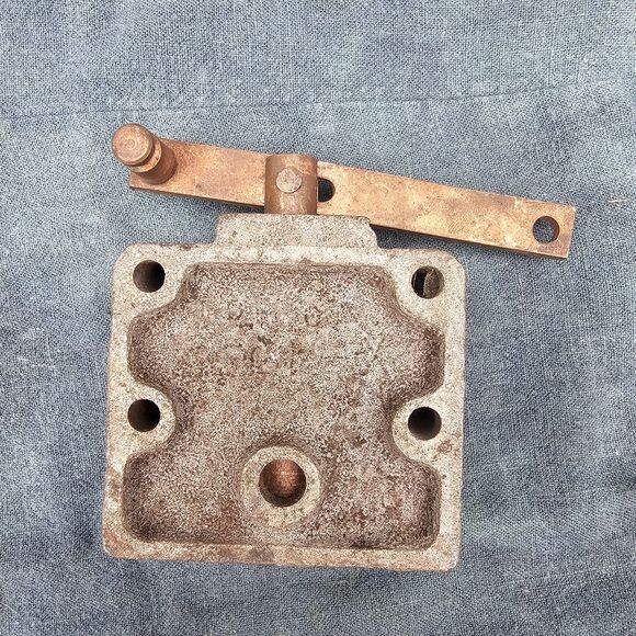 VTG Safe & Lock Copper & Die Cast Weight - Picture 4 of 9